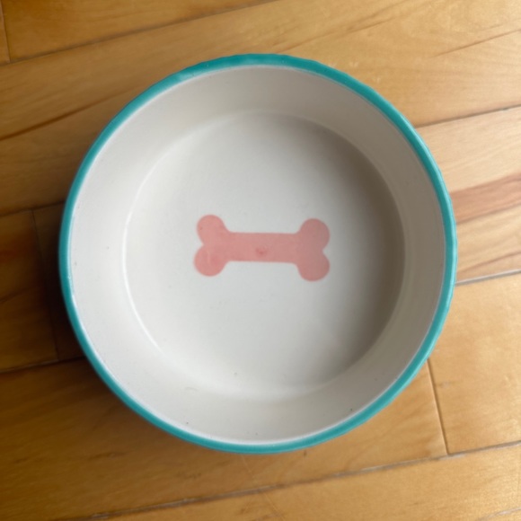 Dog bowl 🐩 🥣 - Picture 2 of 4